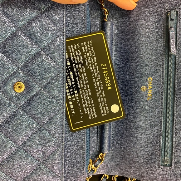 Chanel Wallet on a Chain - Picture 5 of 11